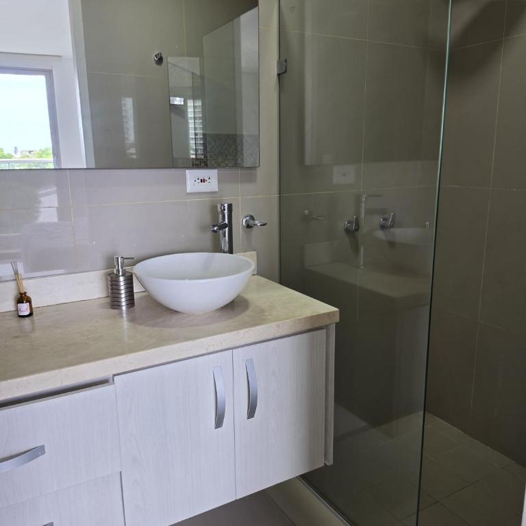 Luxury 3br 2ba Penthouse close to Airport-Beach-Rooftop Pool - Apartment - 13