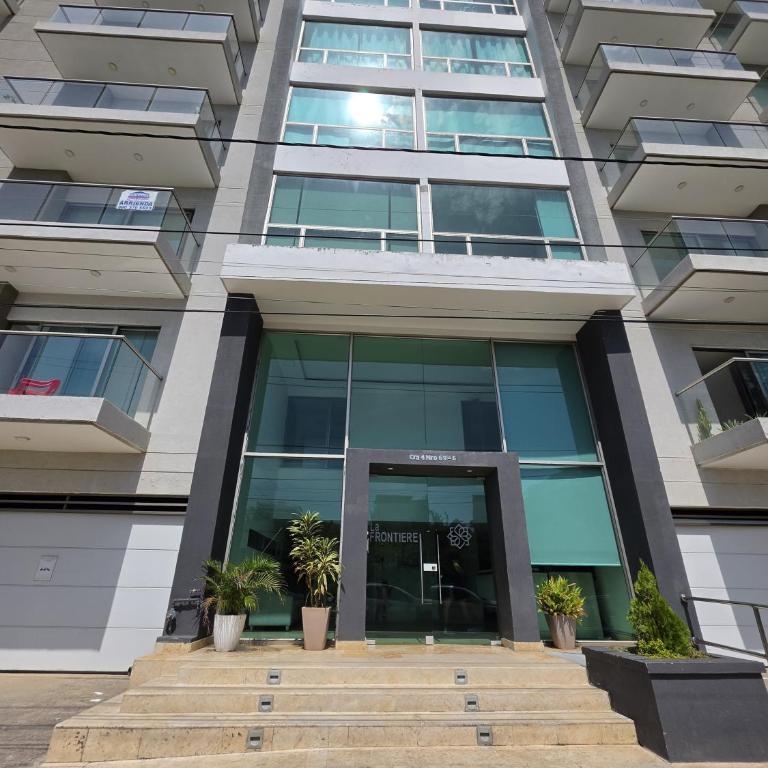 Luxury 3br 2ba Penthouse close to Airport-Beach-Rooftop Pool - Apartment - 25