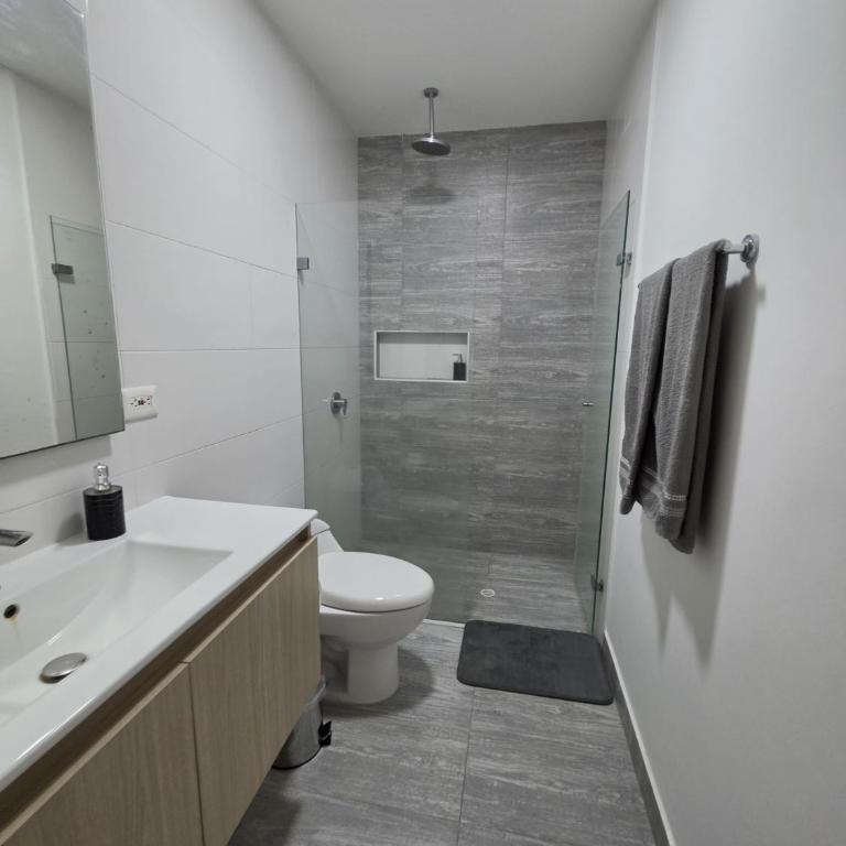 Luxury 3br 2ba Penthouse close to Airport-Beach-Rooftop Pool - Apartment - 20