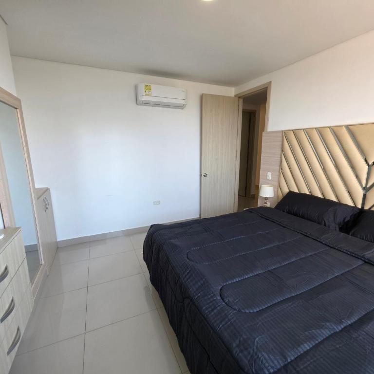 Luxury 3br 2ba Penthouse close to Airport-Beach-Rooftop Pool - Apartment - 22