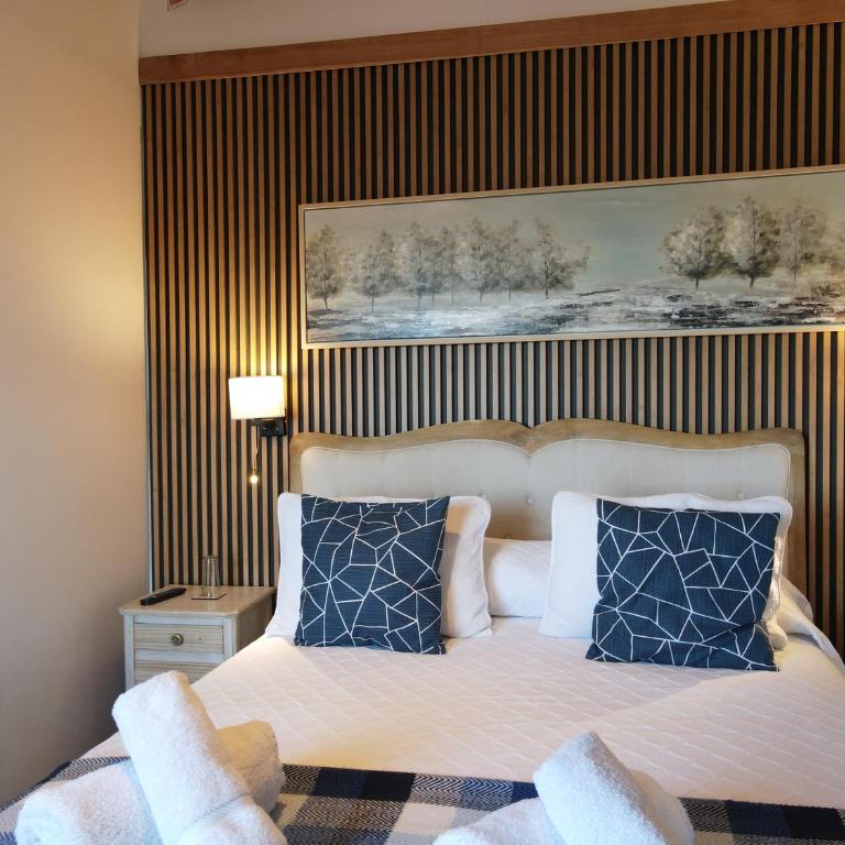 Hostal Fernando de Magalhaes - Deluxe Double Room with Sea View - 14