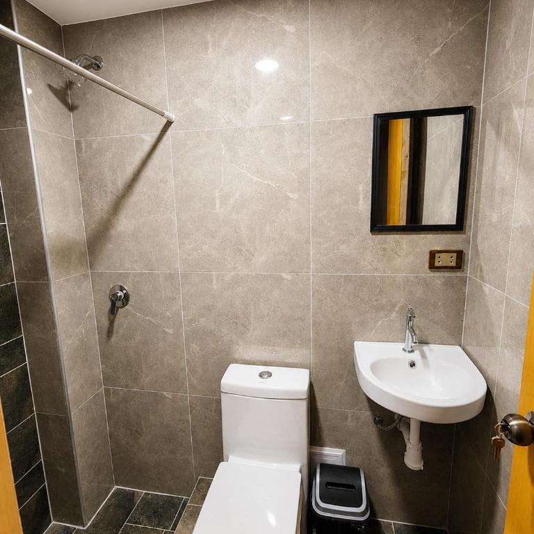 Hospedaje Casa Huayra - Habitación Doble con baño privado - 3