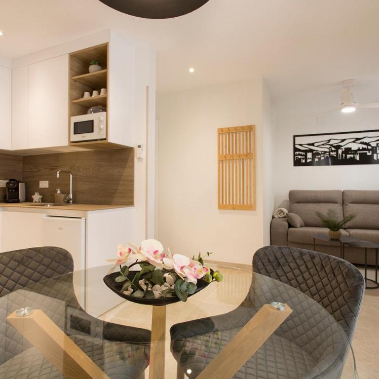 Apartamento Silleria Reyes Catolicos Centro - One-Bedroom Apartment - 1