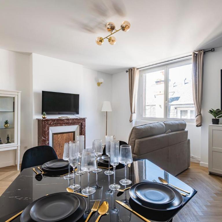 13 Place Royal - Center - Reims Cathedral Historic - Appartement 2 Chambres Deluxe - 1