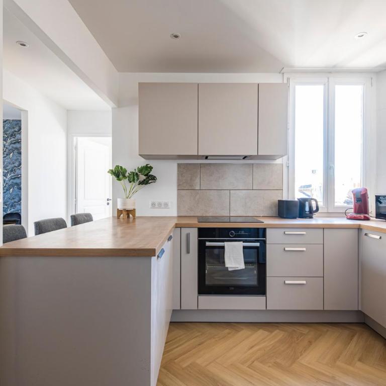 13 Place Royal - Center - Reims Cathedral Historic - Appartement 2 Chambres Deluxe - 6
