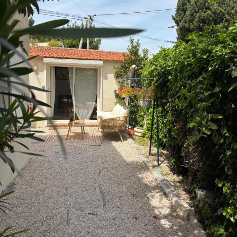 charmant T2 centre cassis avec parking - Appartement 1 Chambre - 1
