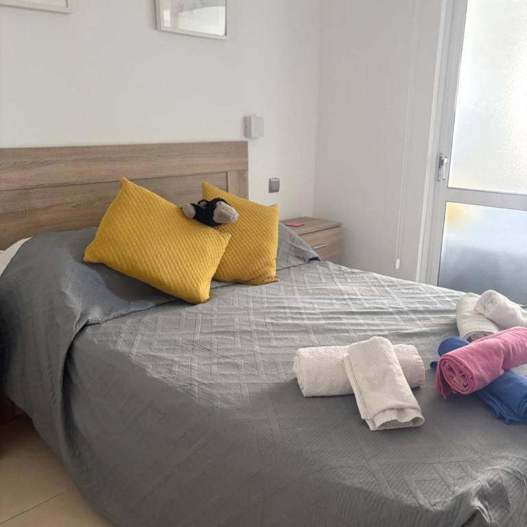 Fabulous sunny second floor apartment - Edificio Europark - overlooking gardens and pools. - Apartamento con balcón - 3