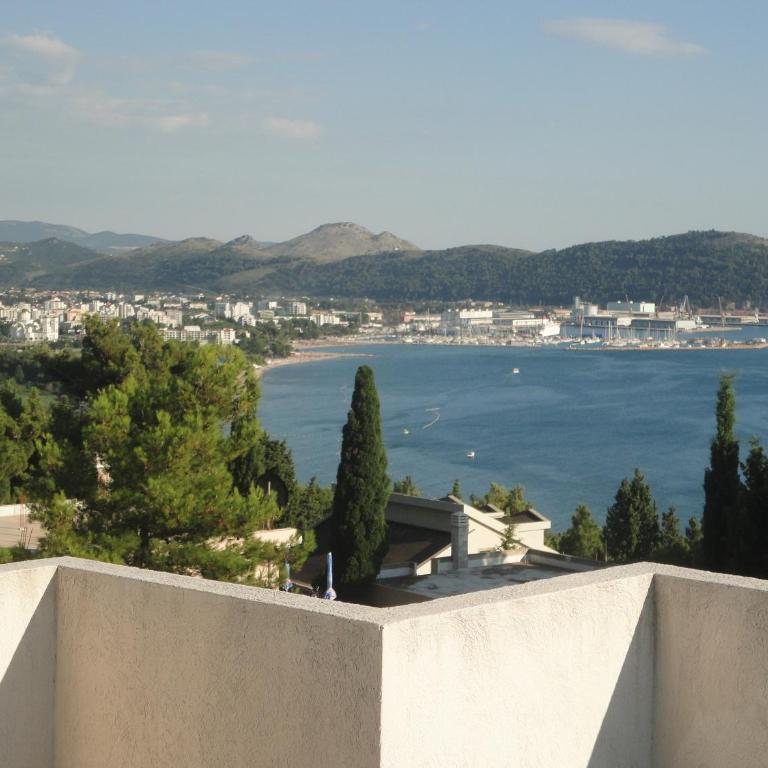 Apartments Ljiljana - Two-Bedroom Apartment with Balcony and Sea View - 31