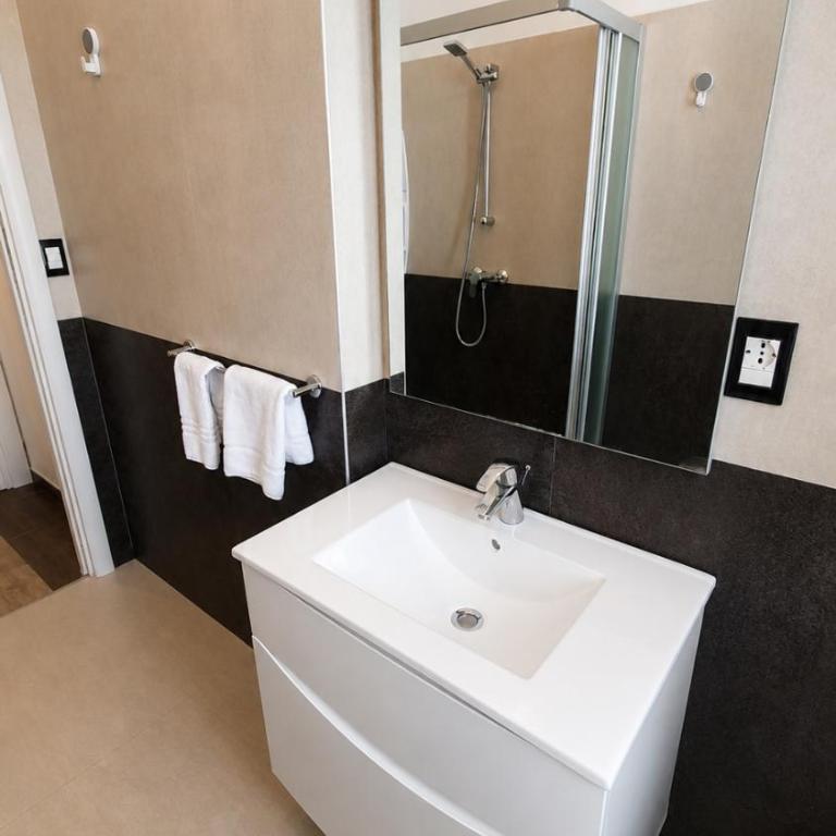 Sweet Verona - Appartamento con 2 Camere da Letto - 19