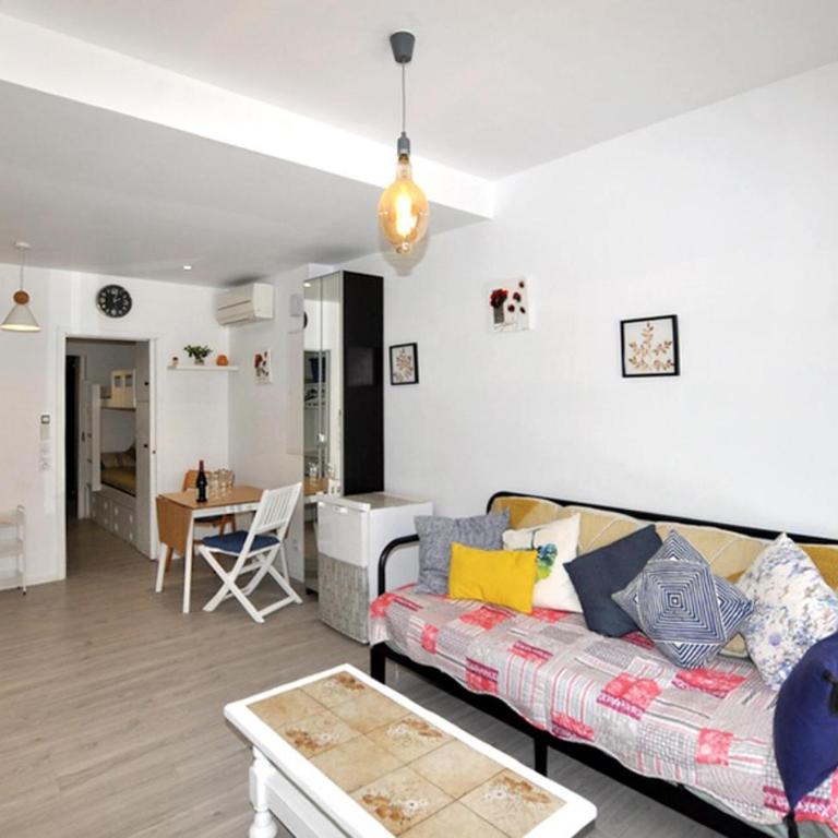 2 Bedroom Lovely Home In Canet-En-Roussillon Pl - Maison 2 Chambres - 2