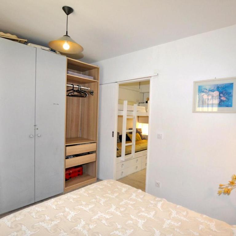 2 Bedroom Lovely Home In Canet-En-Roussillon Pl - Maison 2 Chambres - 9