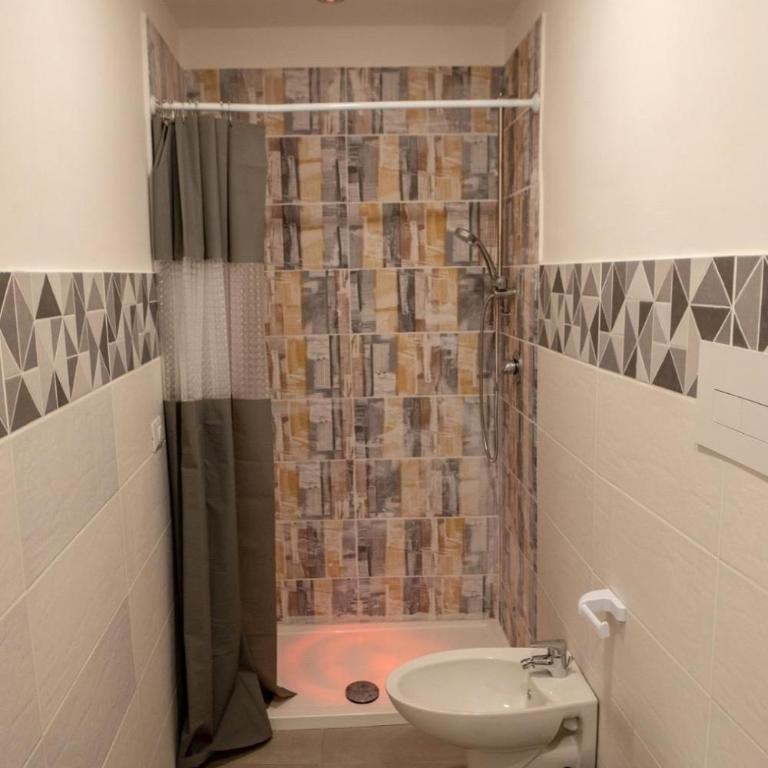 B&B Le quattro porte di napoli CENTRO STORICO - Camera Matrimoniale con Bagno Privato - 3