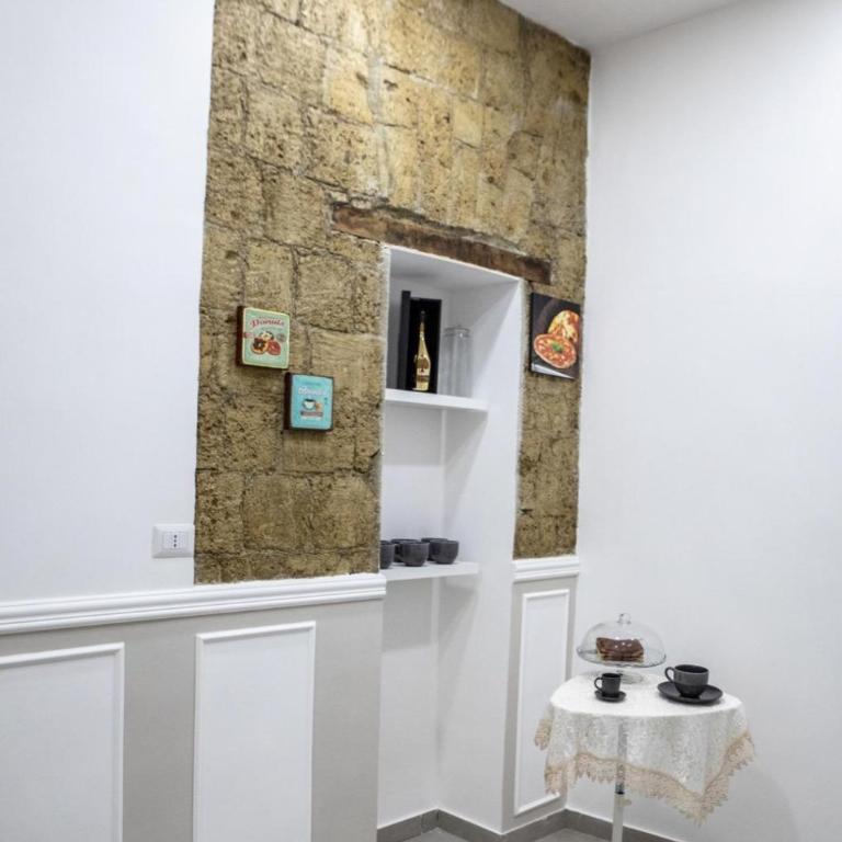 B&B Le quattro porte di napoli CENTRO STORICO - Camera Matrimoniale con Bagno Privato - 3