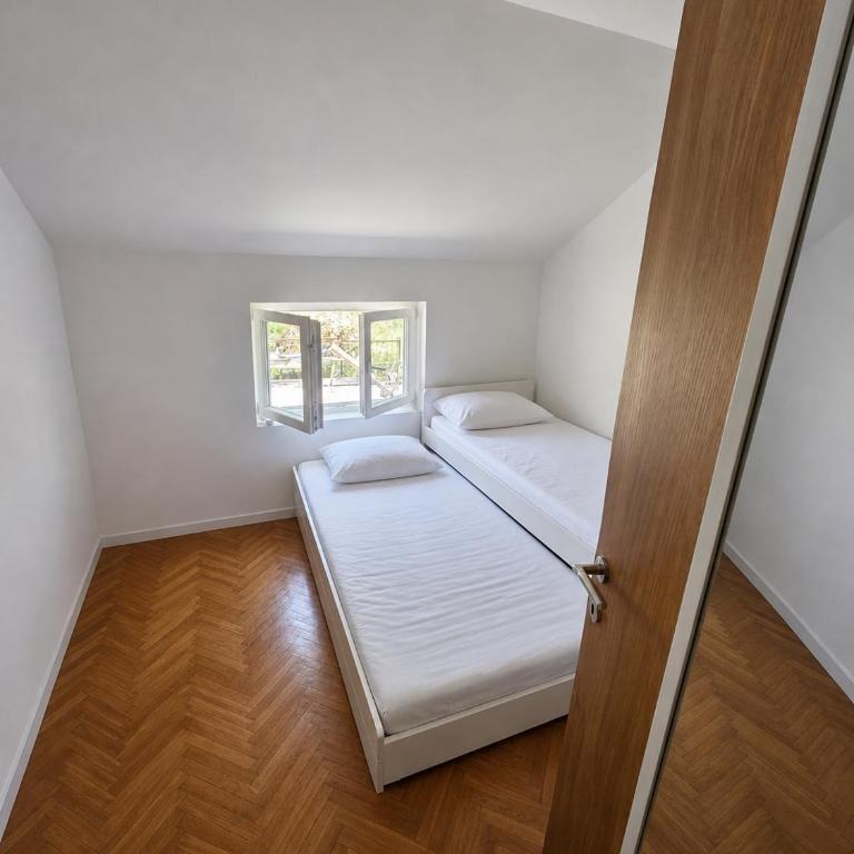Žana - Two-Bedroom Apartment - 4