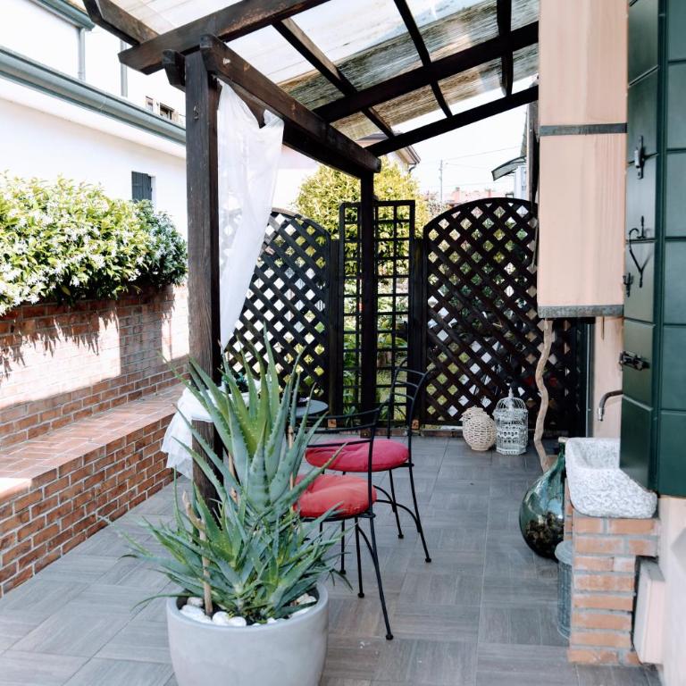 Barchessa - 17th Century Venetian Loft - 15min to Venice - 2 Free Parking - Two-Bedroom Apartment - 9