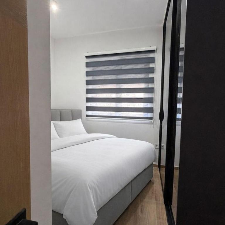 One bedroom apartment with patio and parking - One-Bedroom Apartment - 4