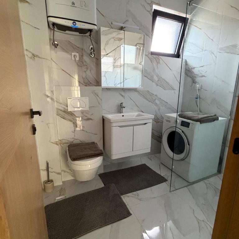 One bedroom apartment with patio and parking - One-Bedroom Apartment - 7