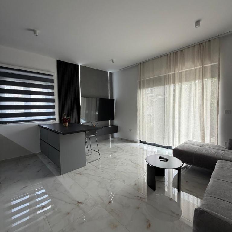 One bedroom apartment with patio and parking - One-Bedroom Apartment - 8