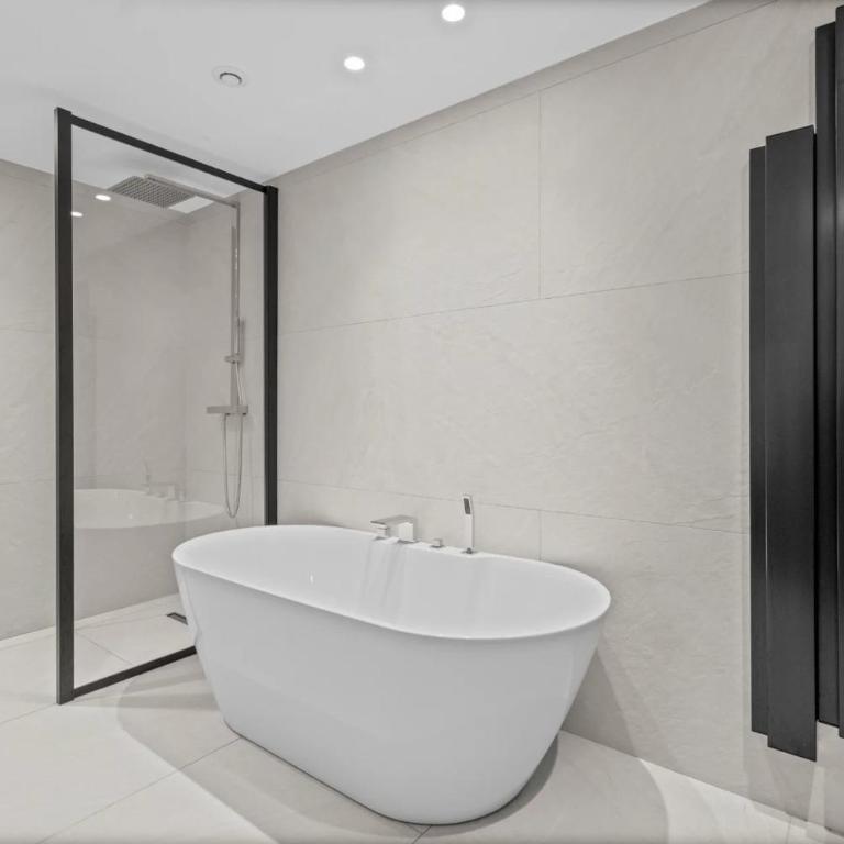 REF 2192 - Contemporary property in Cannes with sea view pool - Villa - 39