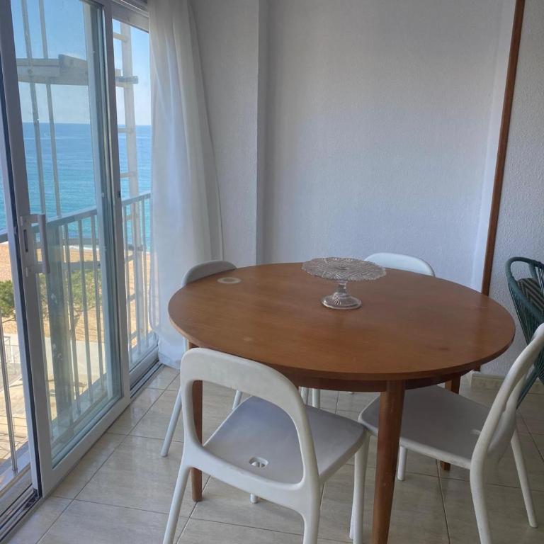 Apartamento con vistas laterales al mar en Platja - Apartamento de 3 dormitorios - 2