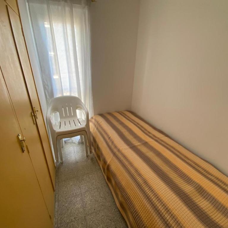 Apartamento con vistas laterales al mar en Platja - Apartamento de 3 dormitorios - 13