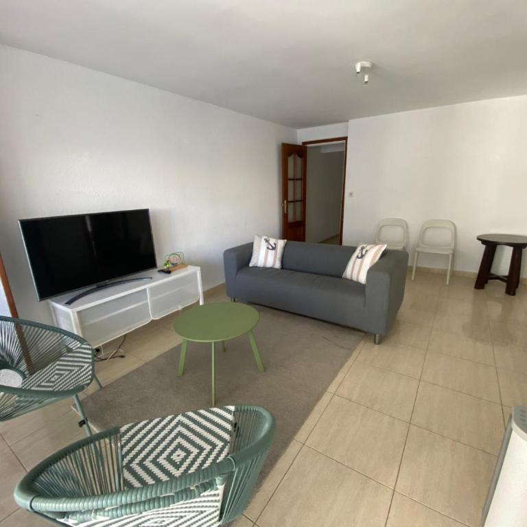 Apartamento con vistas laterales al mar en Platja - Apartamento de 3 dormitorios - 5
