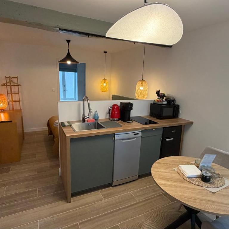 Le 105, Honfleur - Chambre Double avec Salle de Bains Privative - 1