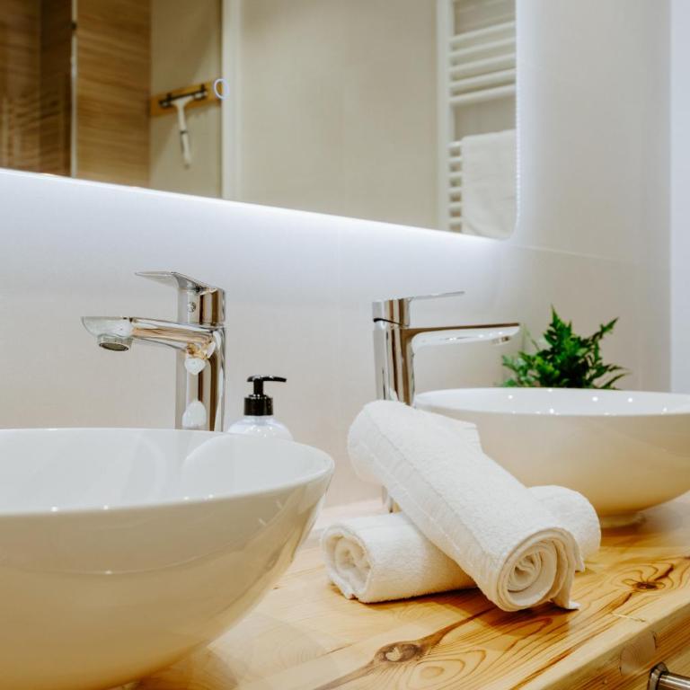 Alojamiento en pleno centro con WIFI y Aire Acondicionado - Two-Bedroom Apartment - 14