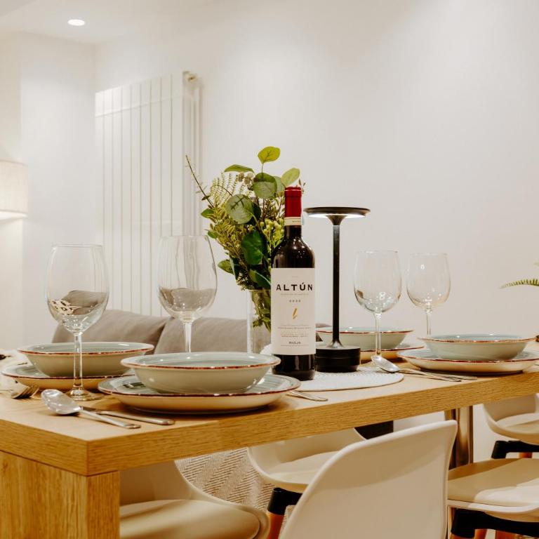 Alojamiento en pleno centro con WIFI y Aire Acondicionado - Two-Bedroom Apartment - 3