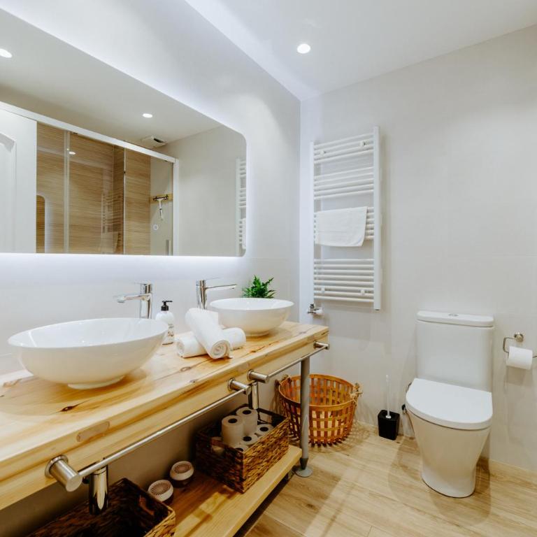 Alojamiento en pleno centro con WIFI y Aire Acondicionado - Two-Bedroom Apartment - 5