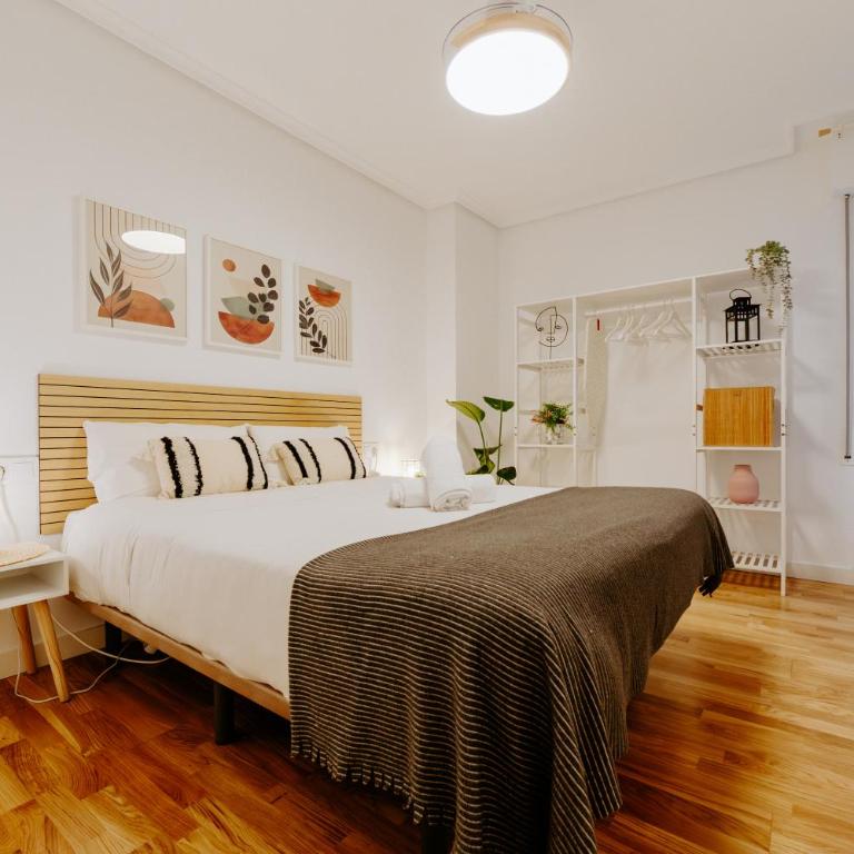 Alojamiento en pleno centro con WIFI y Aire Acondicionado - Two-Bedroom Apartment - 4