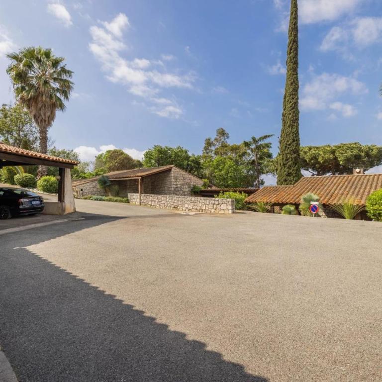 REF 2195 - Superbe maison contemporaine avec piscine terrasses et vue mer - Villa - 24