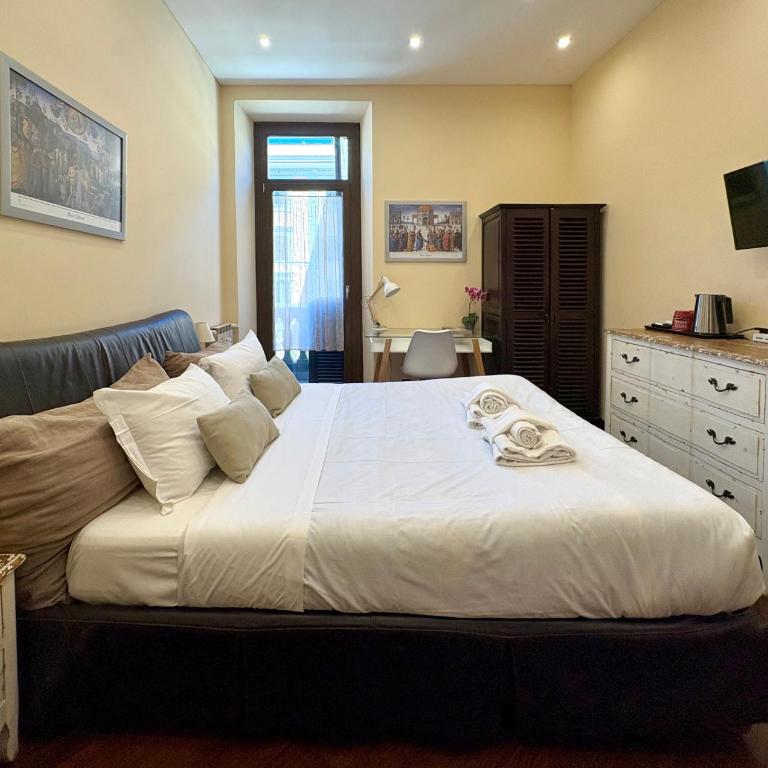 Eternal Rome - Double Room with Private Bathroom - 2