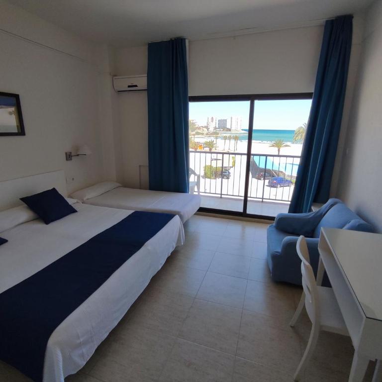 Hotel Sicania - Triple Room with Pool View - 5