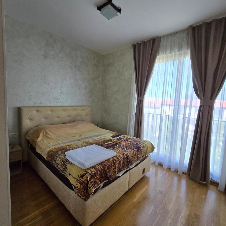 Spacious Green Breeze Apartment - Private Parking - Two-Bedroom Apartment - 7
