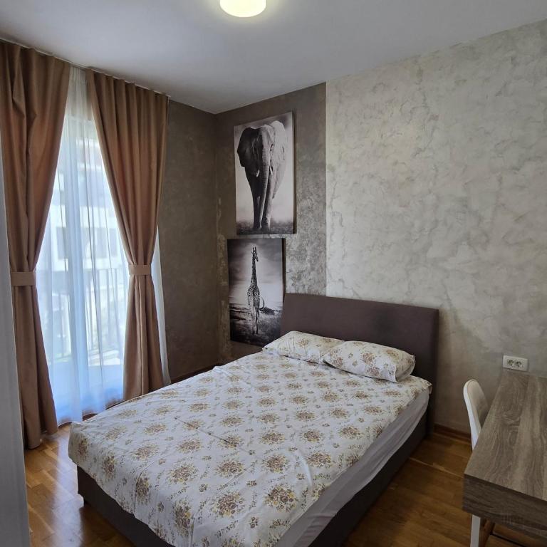 Spacious Green Breeze Apartment - Private Parking - Two-Bedroom Apartment - 14