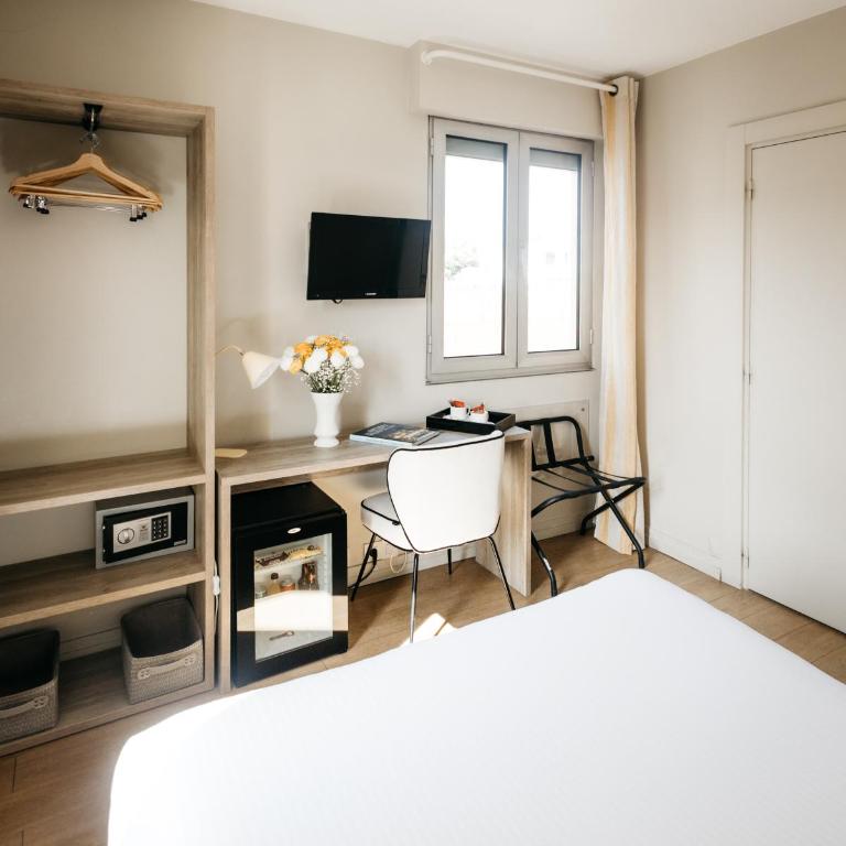 Hôtel Le Petit Castel - Petite Chambre Double - 6
