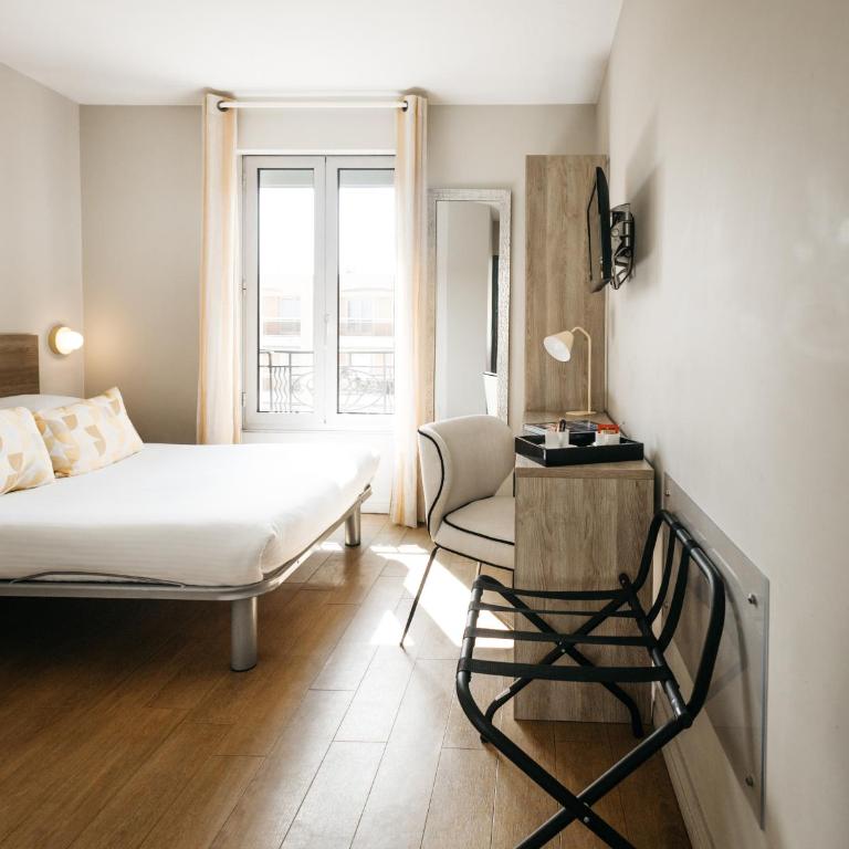 Hôtel Le Petit Castel - Petite Chambre Double - 1