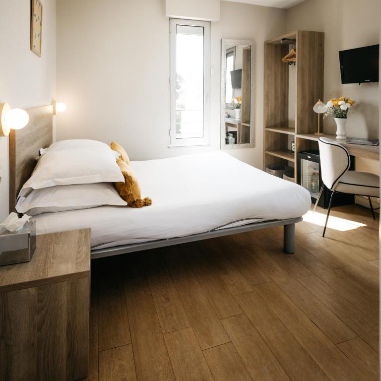 Hôtel Le Petit Castel - Petite Chambre Double - 2