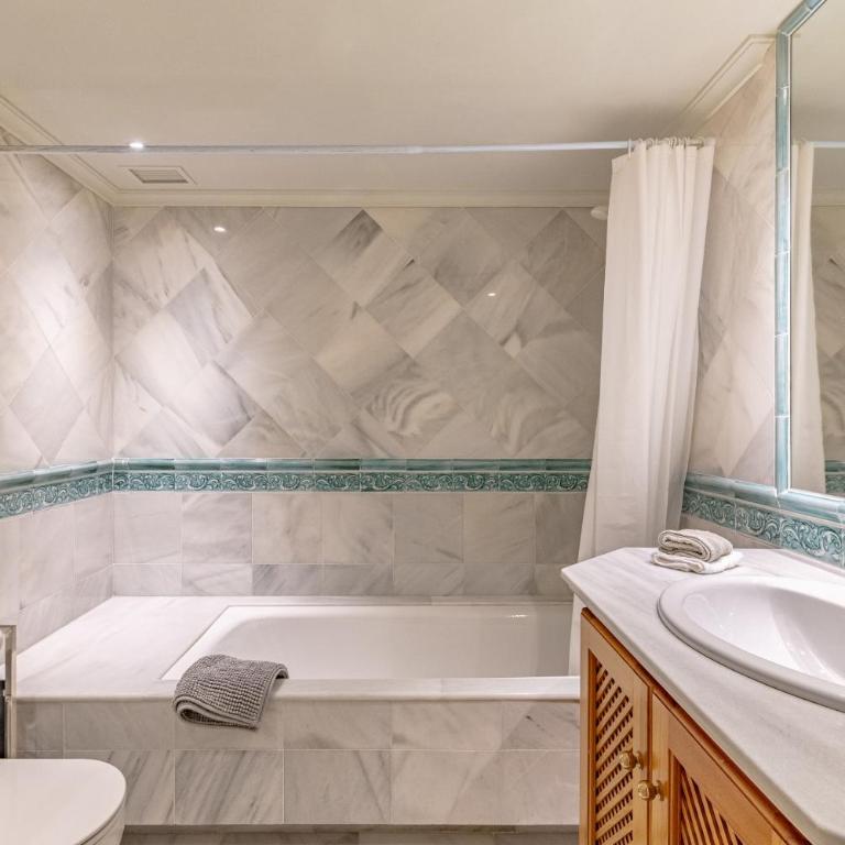 Elegant Golf Apt, Peace, Pool, Panoramic Views - Apartamento de 3 dormitorios - 27