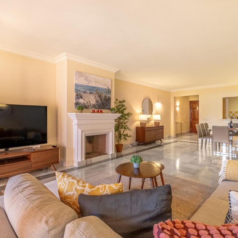 Elegant Golf Apt, Peace, Pool, Panoramic Views - Apartamento de 3 dormitorios - 2