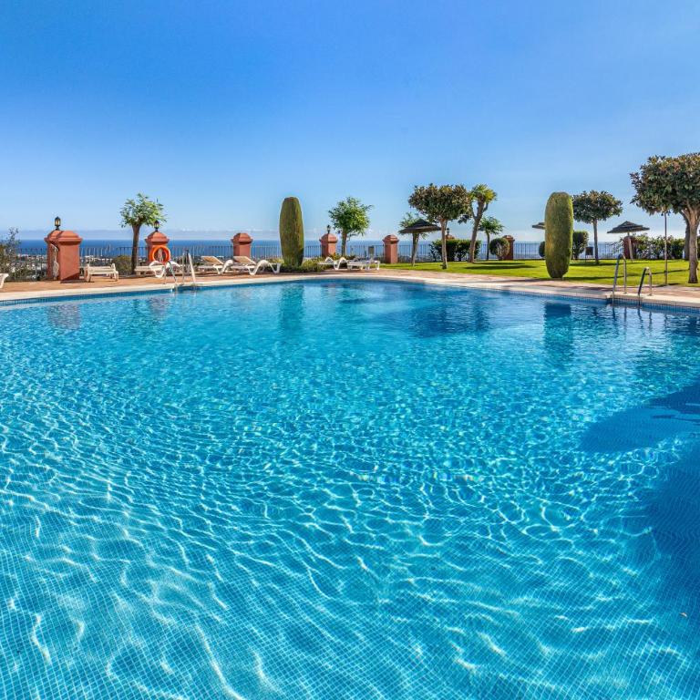 Elegant Golf Apt, Peace, Pool, Panoramic Views - Apartamento de 3 dormitorios - 1