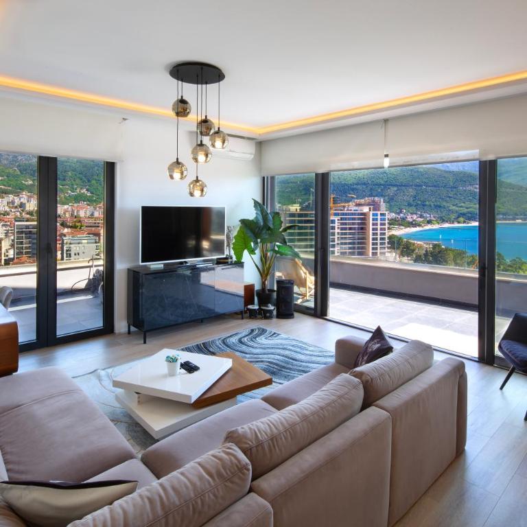 Royal Residence Penthouse - Budva, Center - Three-Bedroom Apartment - High Floor - 4