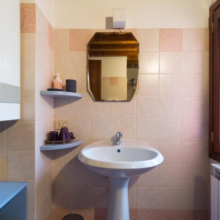 Nave de l'Acquavita - Nautical Venice Retreat - Canal View &14min to San Marco - Two-Bedroom Superior Apartment - 6