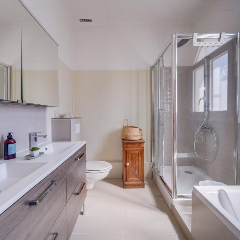Très belle Maison avec Piscine et Jardin - Maison 4 Chambres - 10