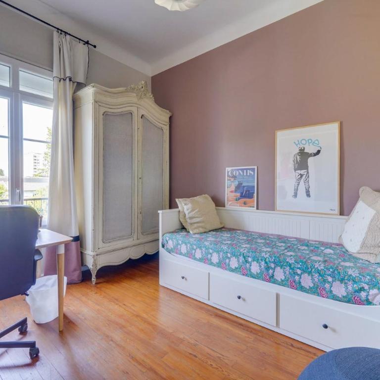 Très belle Maison avec Piscine et Jardin - Maison 4 Chambres - 13