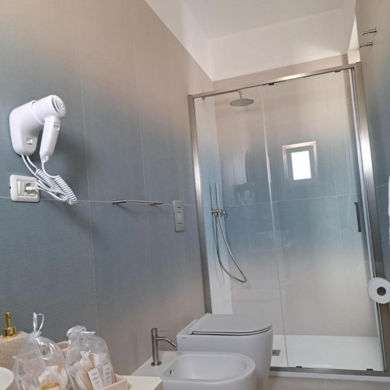Venti Magici Rooms - Deluxe Double Room with Balcony and Sea View - 5