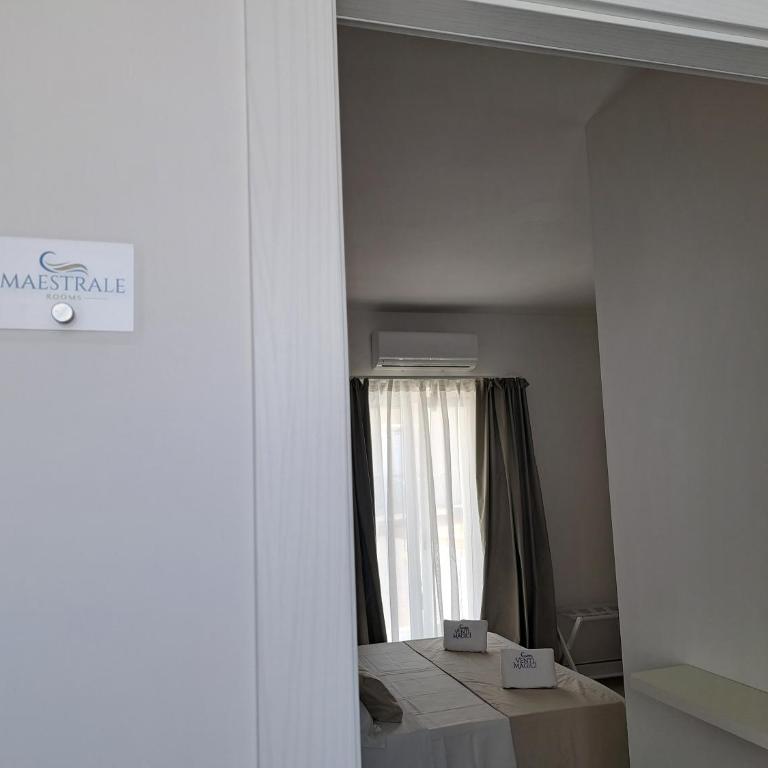 Venti Magici Rooms - Deluxe Double Room with Side Sea View - 3