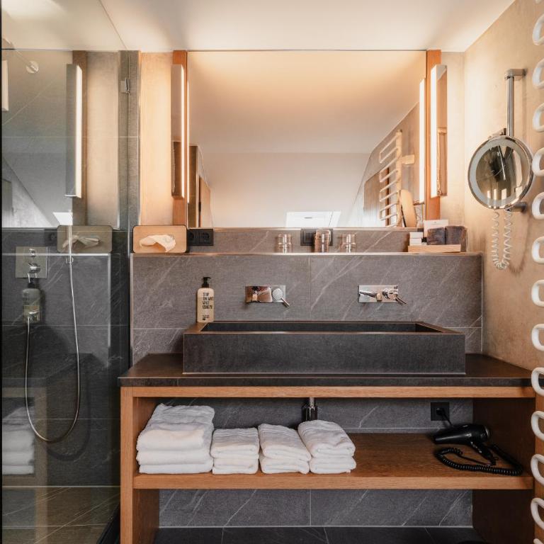 Staudacherhof in Garmisch-Partenkirchen I Blick aufs Zugspitzmassiv I einzigartige Bayurvida Küche - Suite mit Balkon - 3