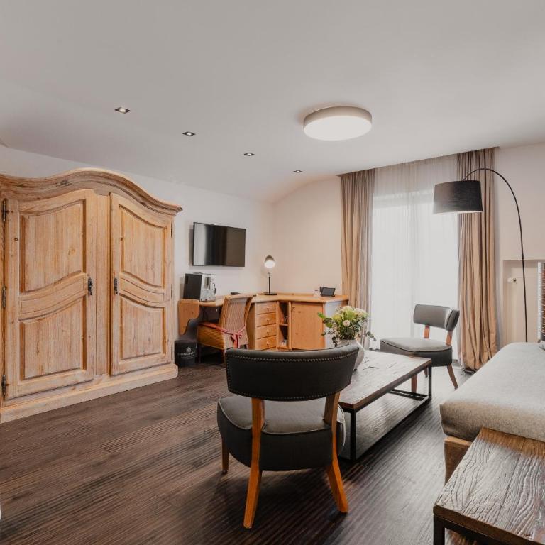 Staudacherhof in Garmisch-Partenkirchen I Blick aufs Zugspitzmassiv I einzigartige Bayurvida Küche - Suite mit Balkon - 7